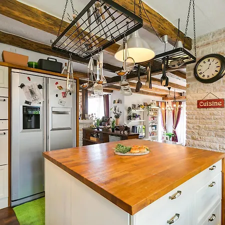 Experience For 8 People With Private 46 M2 Heated Pool & Pet Friendly 빌라 Stifanići