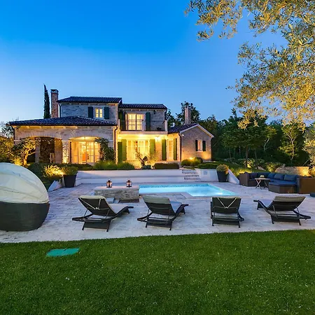 Experience For 8 People With Private 46 M2 Heated Pool & Pet Friendly