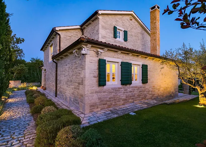 Experience For 8 People With Private 46 M2 Heated Pool & Pet Friendly