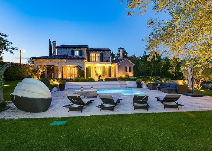 Experience For 8 People With Private 46 M2 Heated Pool & Pet Friendly